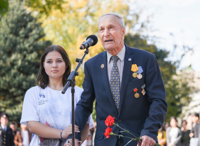 Патриотический митинг прошел в Братском саду города Астрахани 25 октября 2019 года